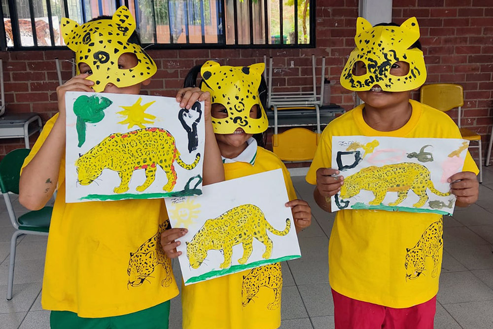 Students at Escuela Jaguar